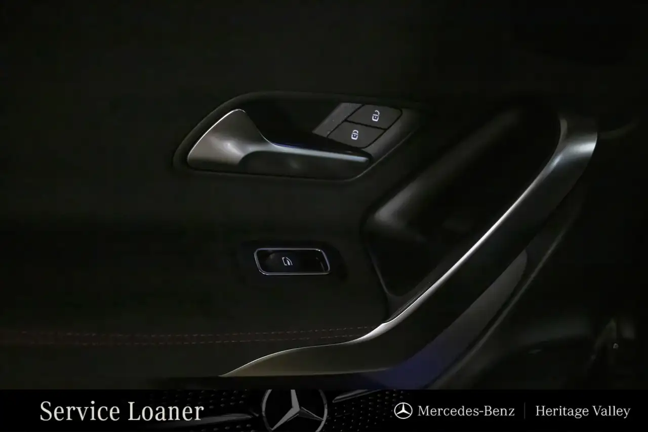 Mercedes-Benz CLA снимка Mercedes-Benz CLA