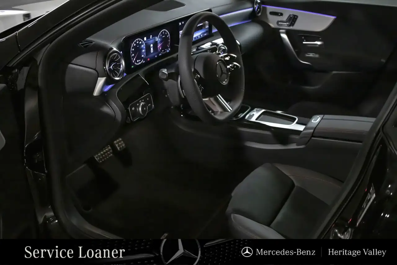 Mercedes-Benz CLA снимка Mercedes-Benz CLA