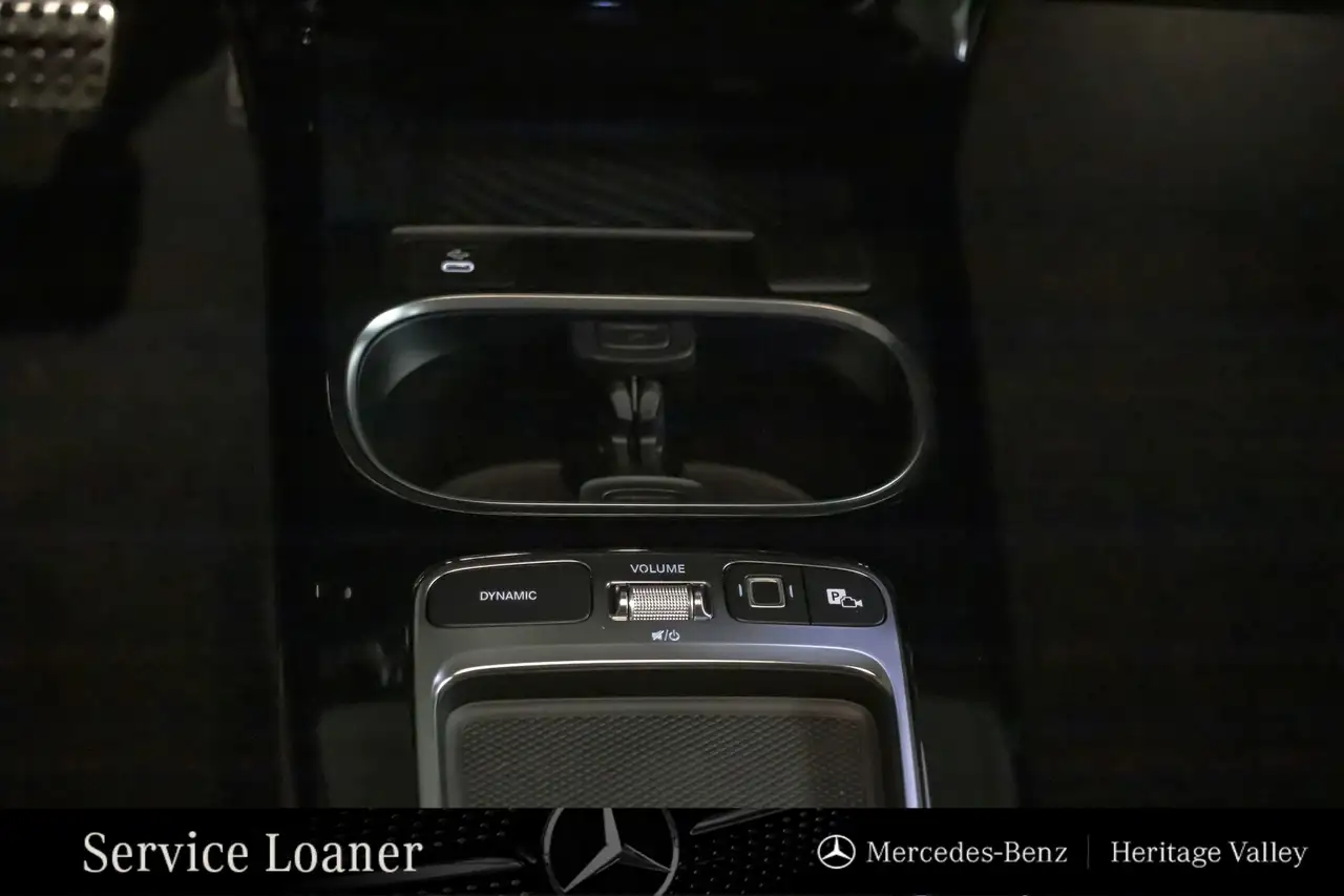 Mercedes-Benz CLA снимка Mercedes-Benz CLA