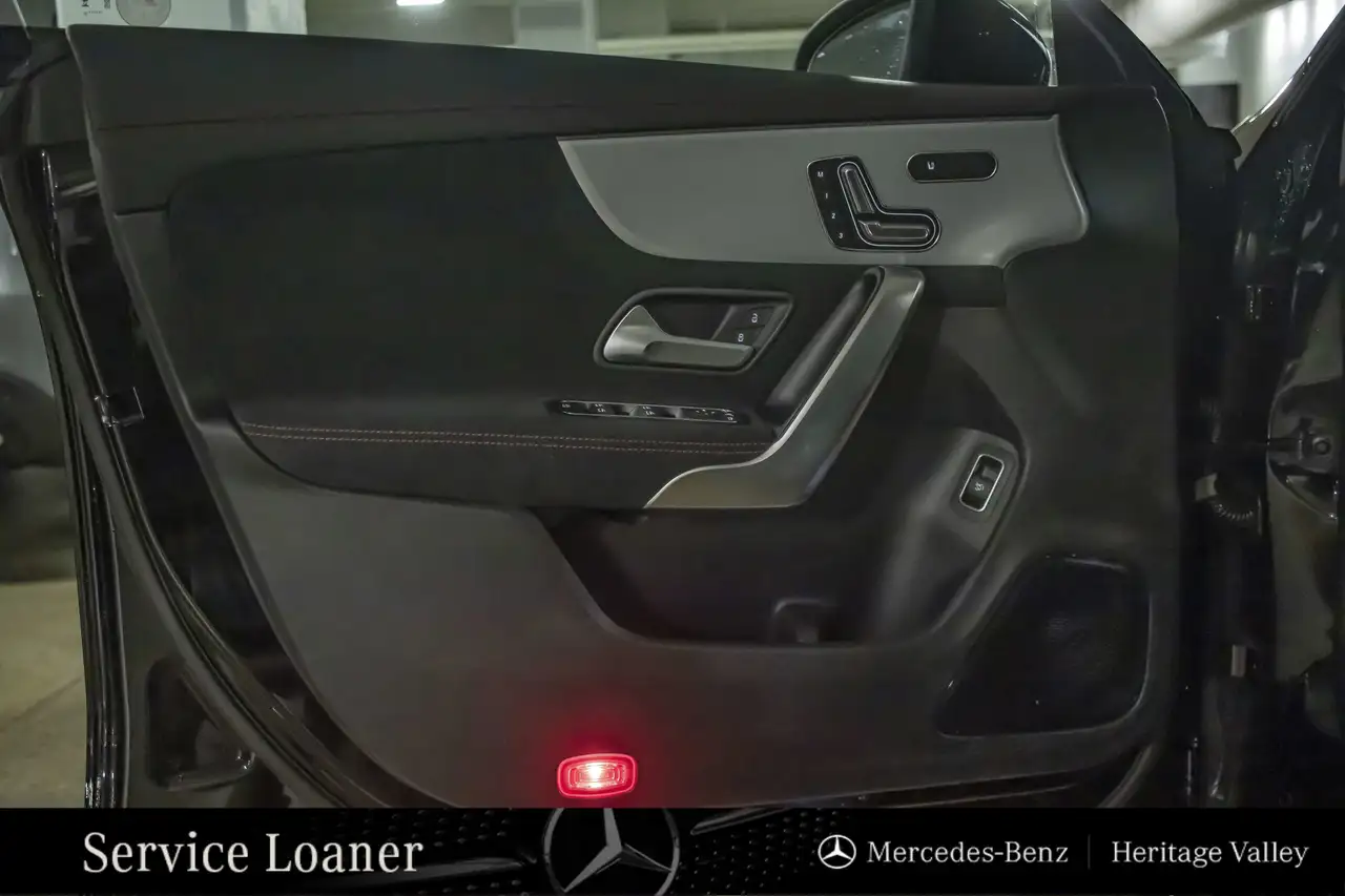 Mercedes-Benz CLA снимка Mercedes-Benz CLA