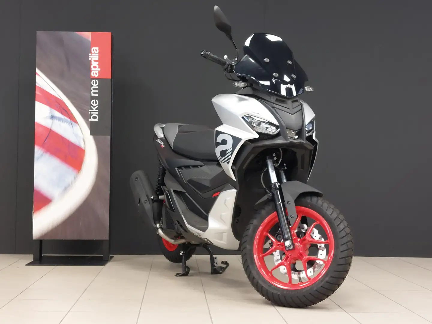 Aprilia SR GT 125 - 2