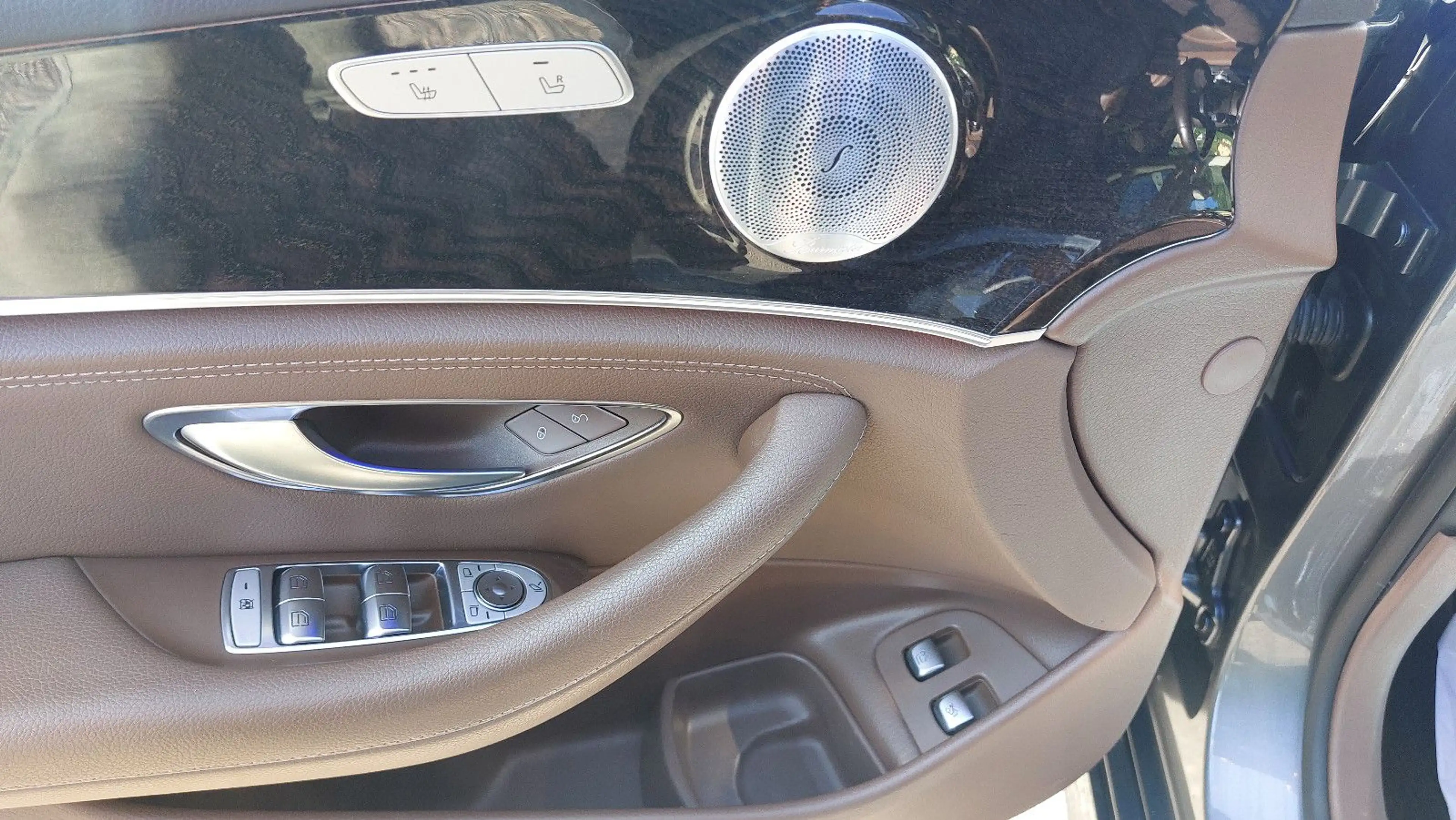 Mercedes-Benz E 350 E T-Modell AMG LINE — photo 15