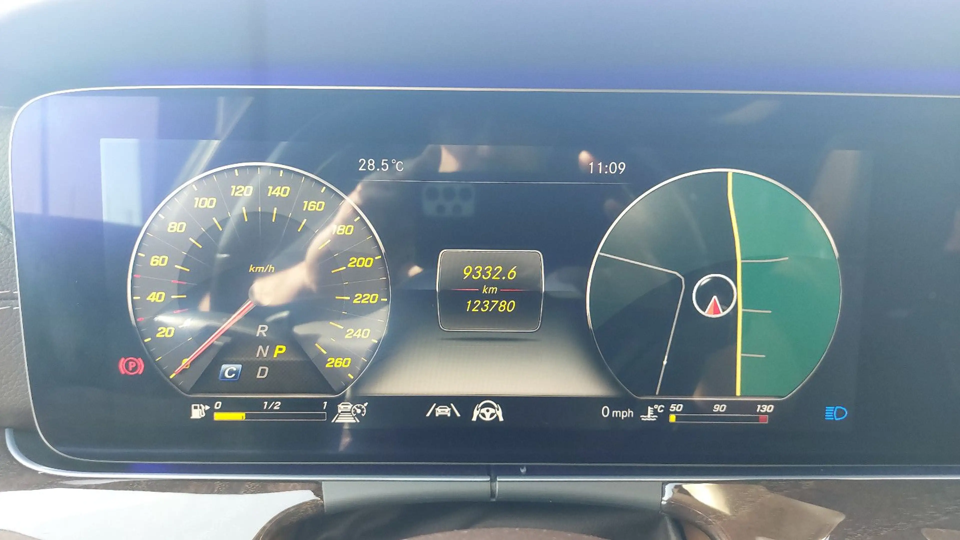 Mercedes-Benz E 350 E T-Modell AMG LINE — photo 7