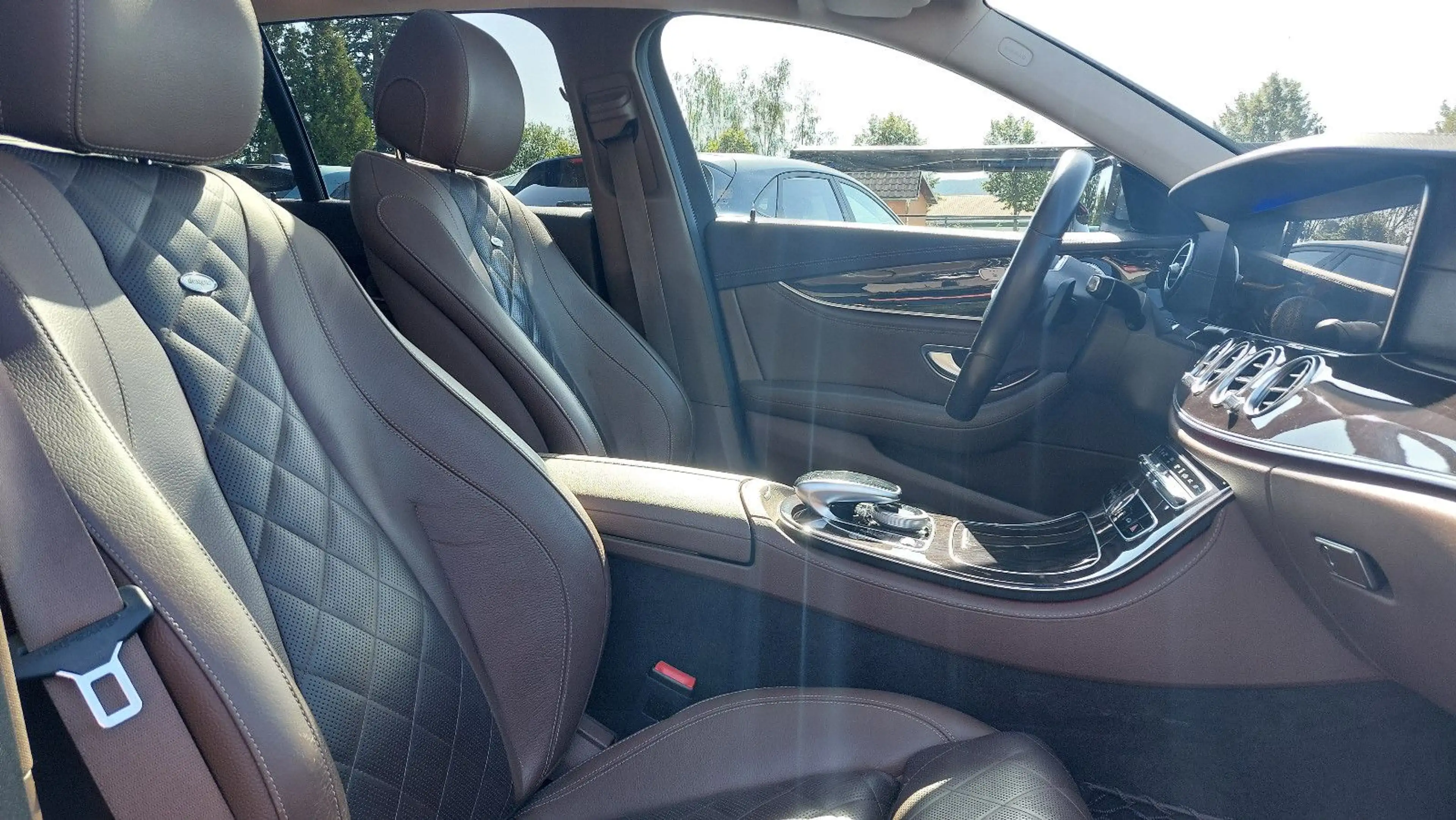 Mercedes-Benz E 350 E T-Modell AMG LINE — photo 17