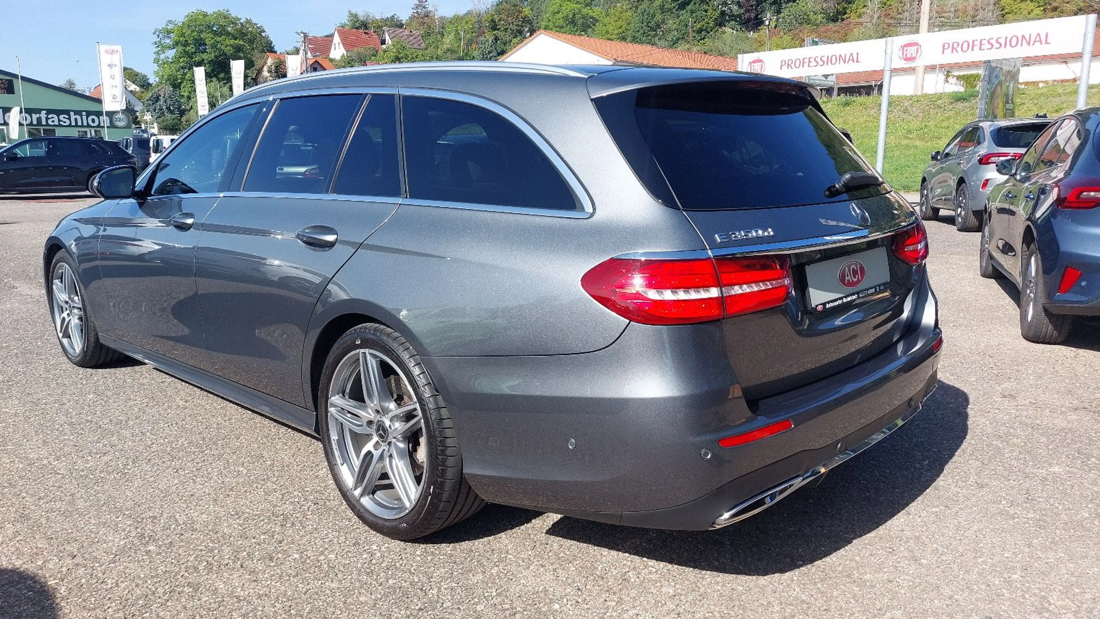 Mercedes-Benz E 350 E T-Modell AMG LINE — photo 4