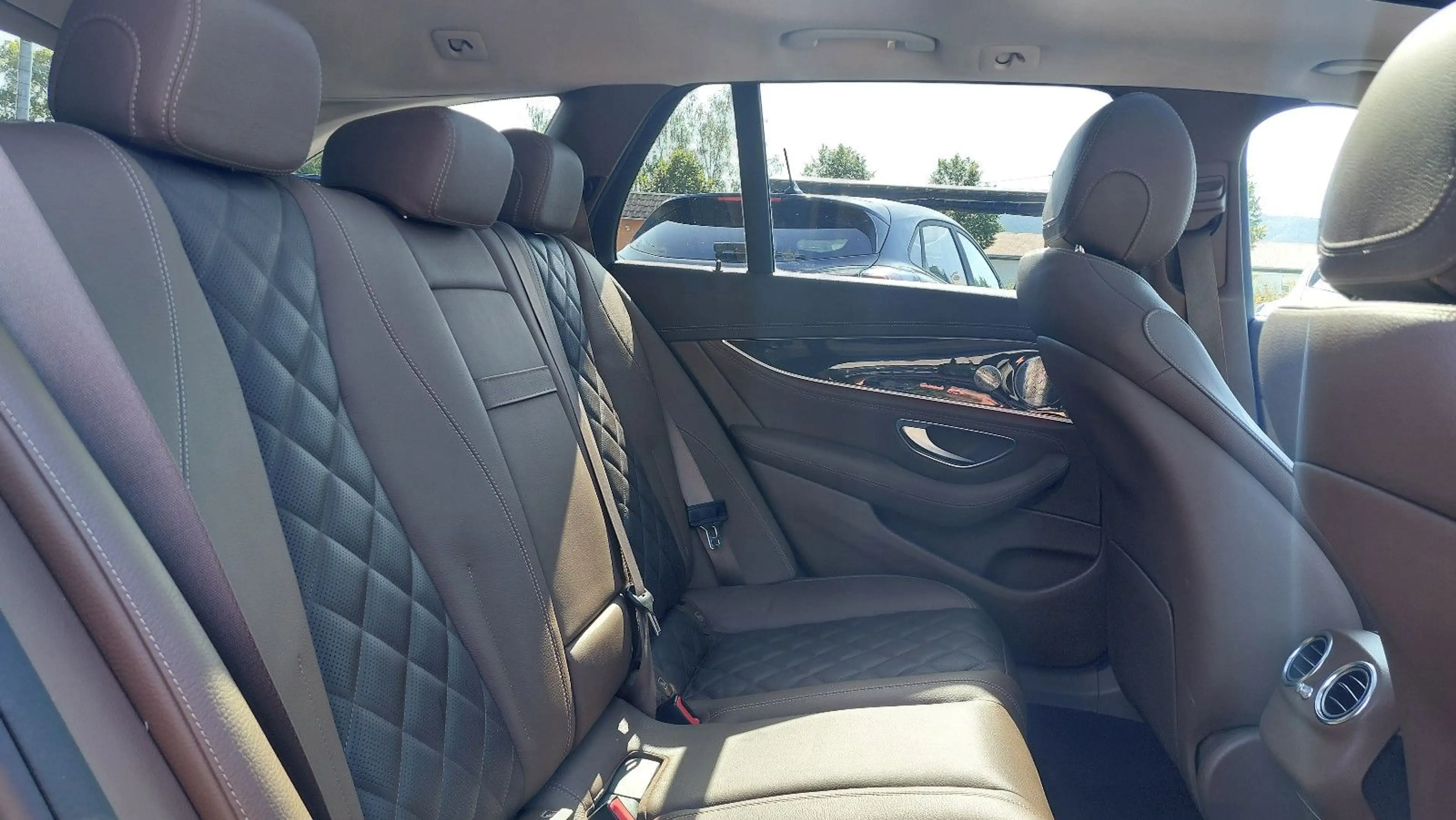 Mercedes-Benz E 350 E T-Modell AMG LINE — photo 18