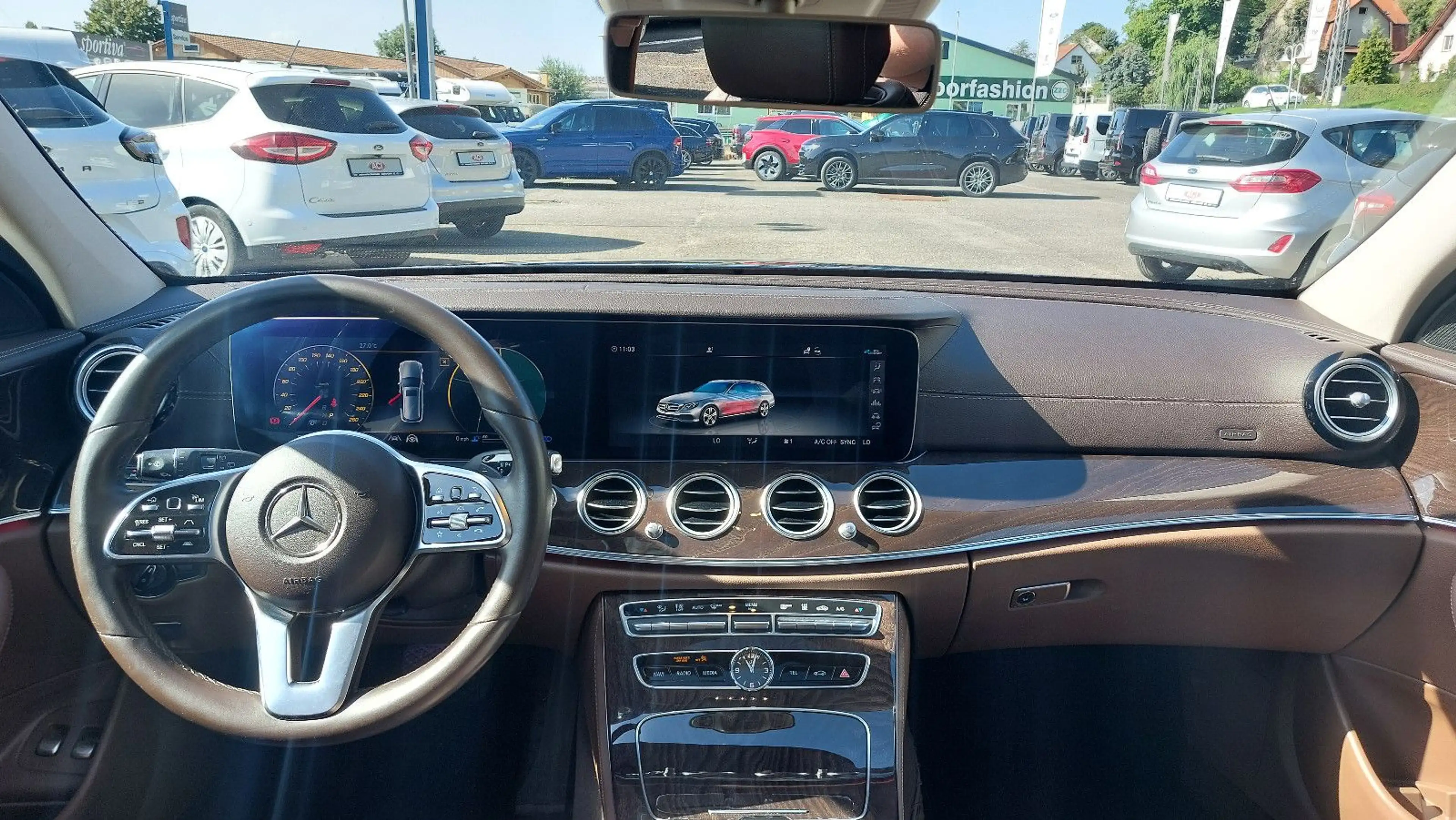 Mercedes-Benz E 350 E T-Modell AMG LINE — photo 5