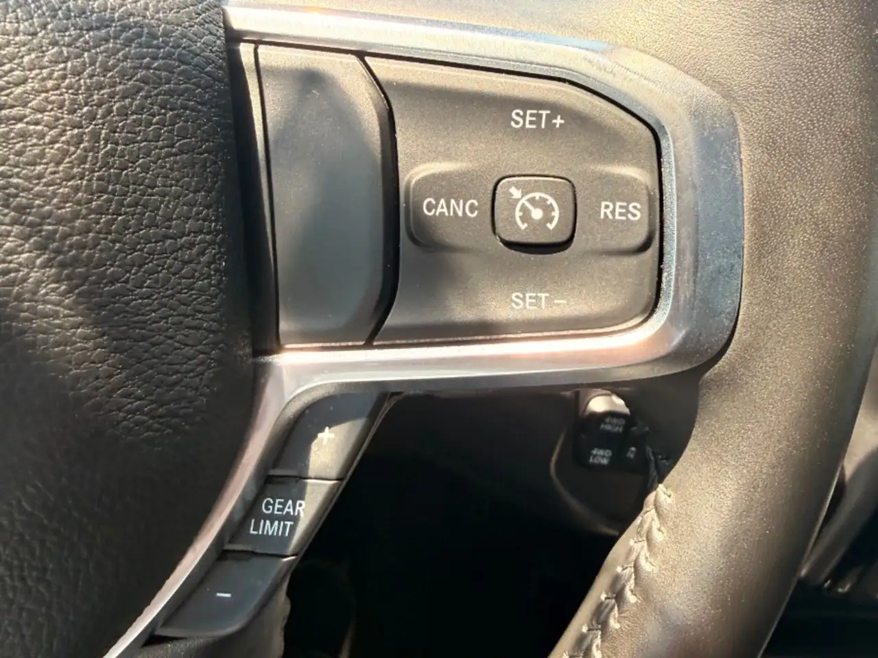 RAM 3500 снимка RAM 3500