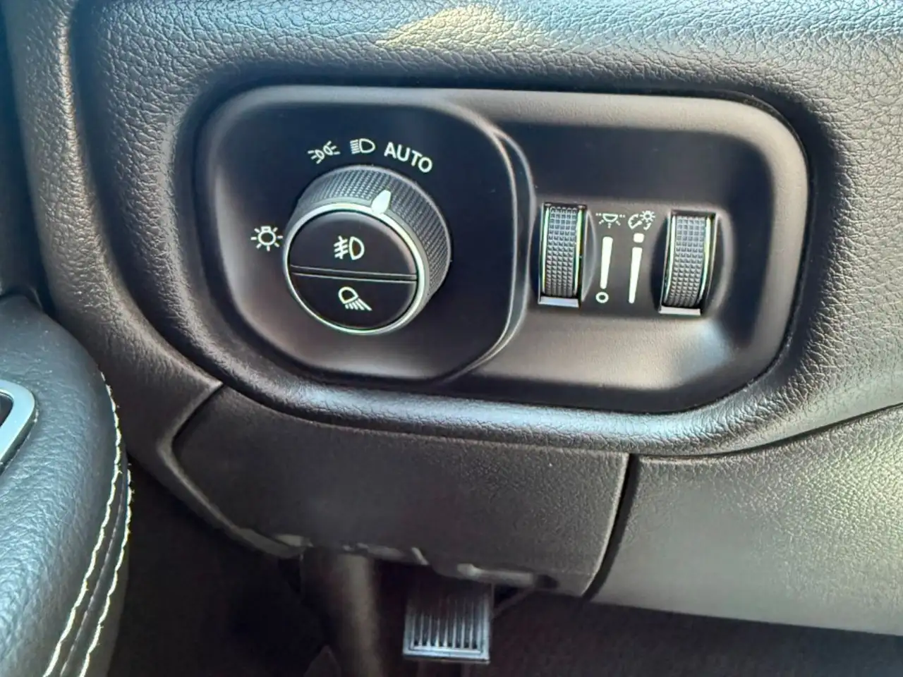 RAM 3500 снимка RAM 3500