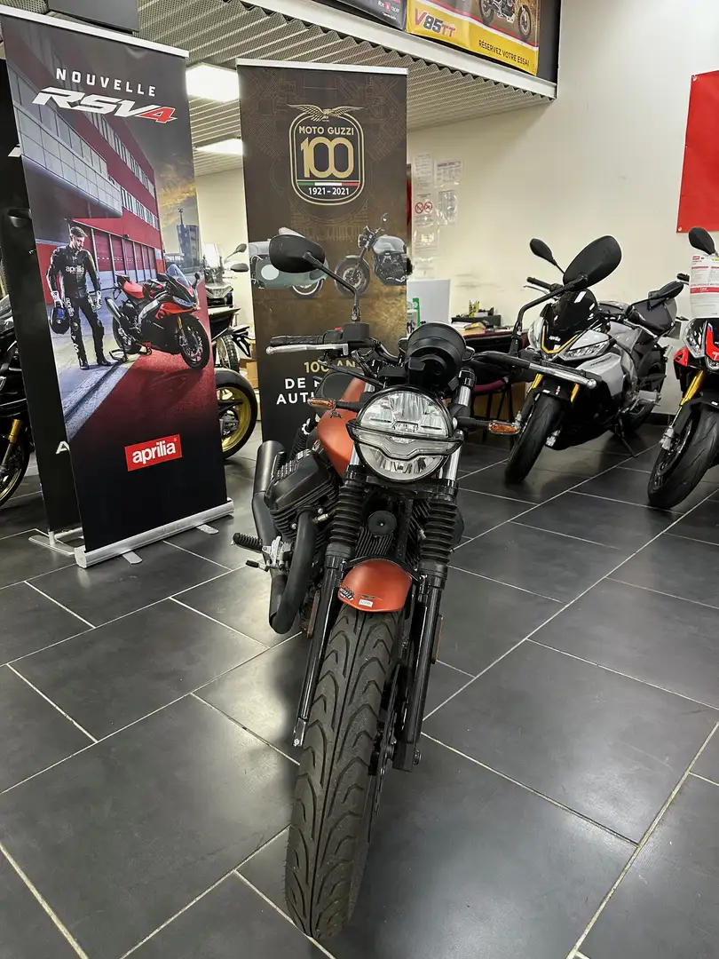 Moto Guzzi V 7 Orange - 2