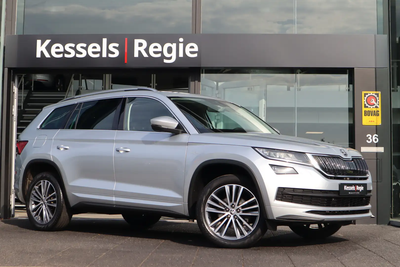 Skoda Kodiaq 1.5 TSI Laurin & Klement Pano Leer Led ACC BLIS Vi Plateado - 2