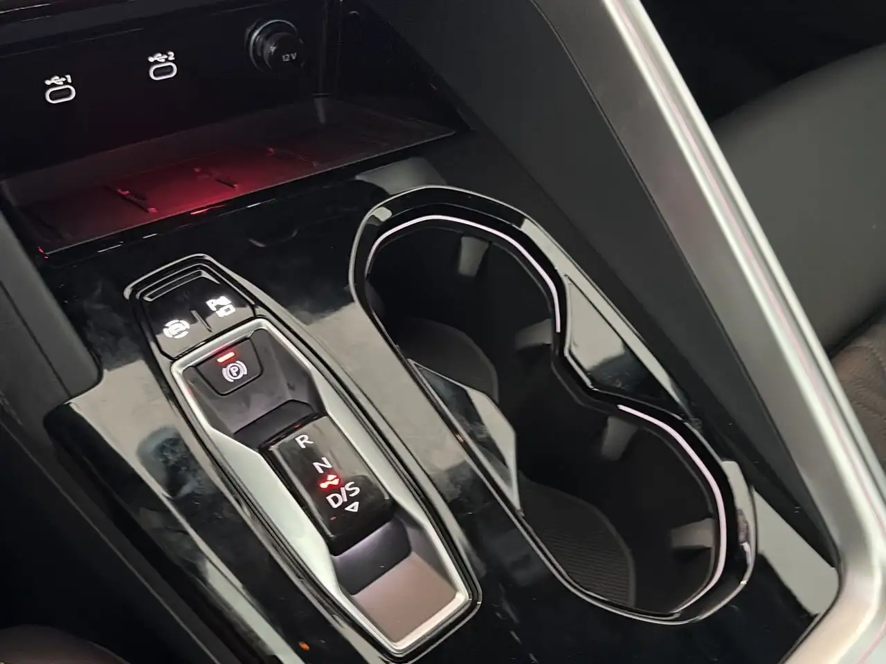 Audi SQ5 снимка Audi SQ5