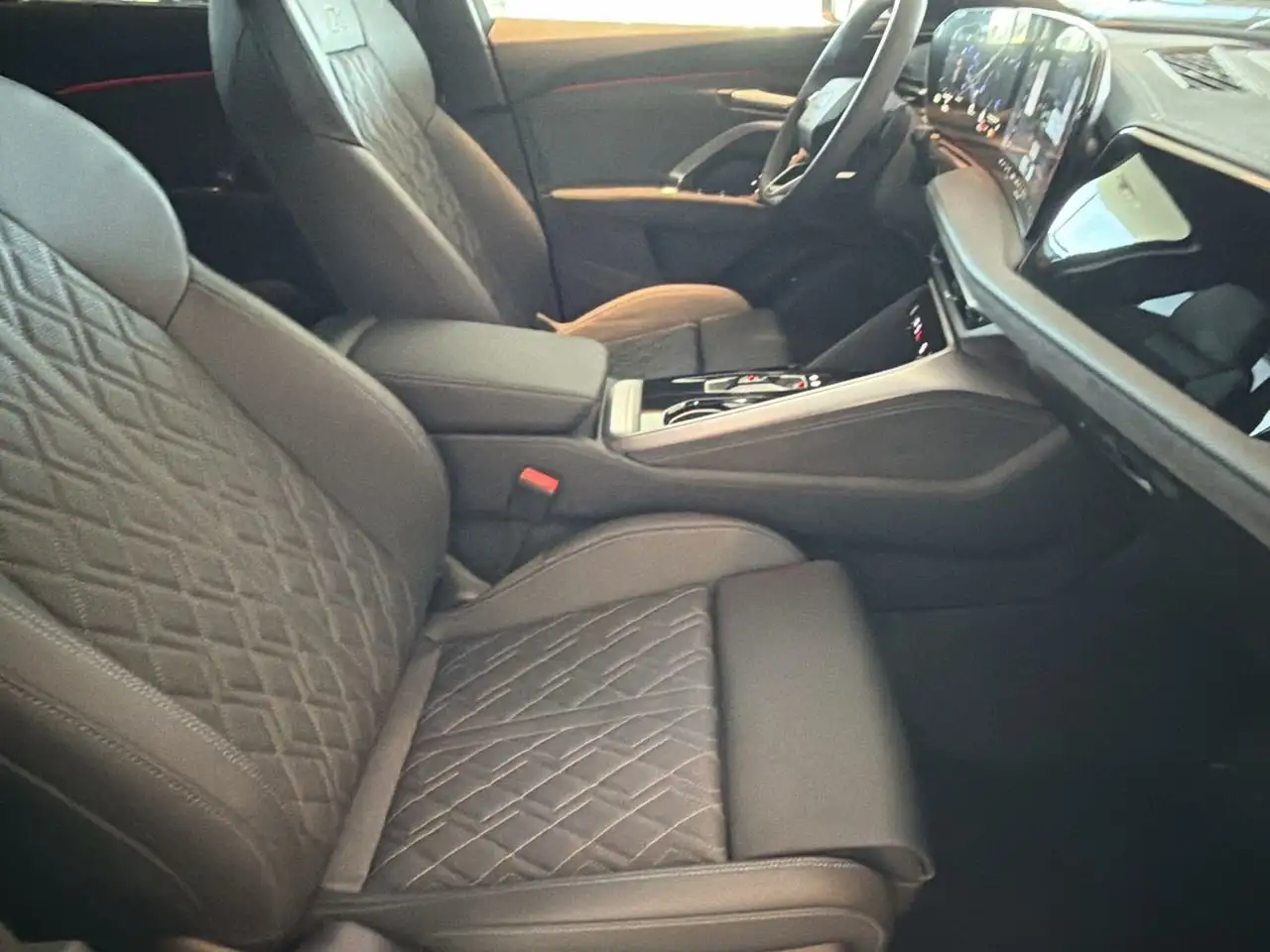 Audi SQ5 снимка Audi SQ5