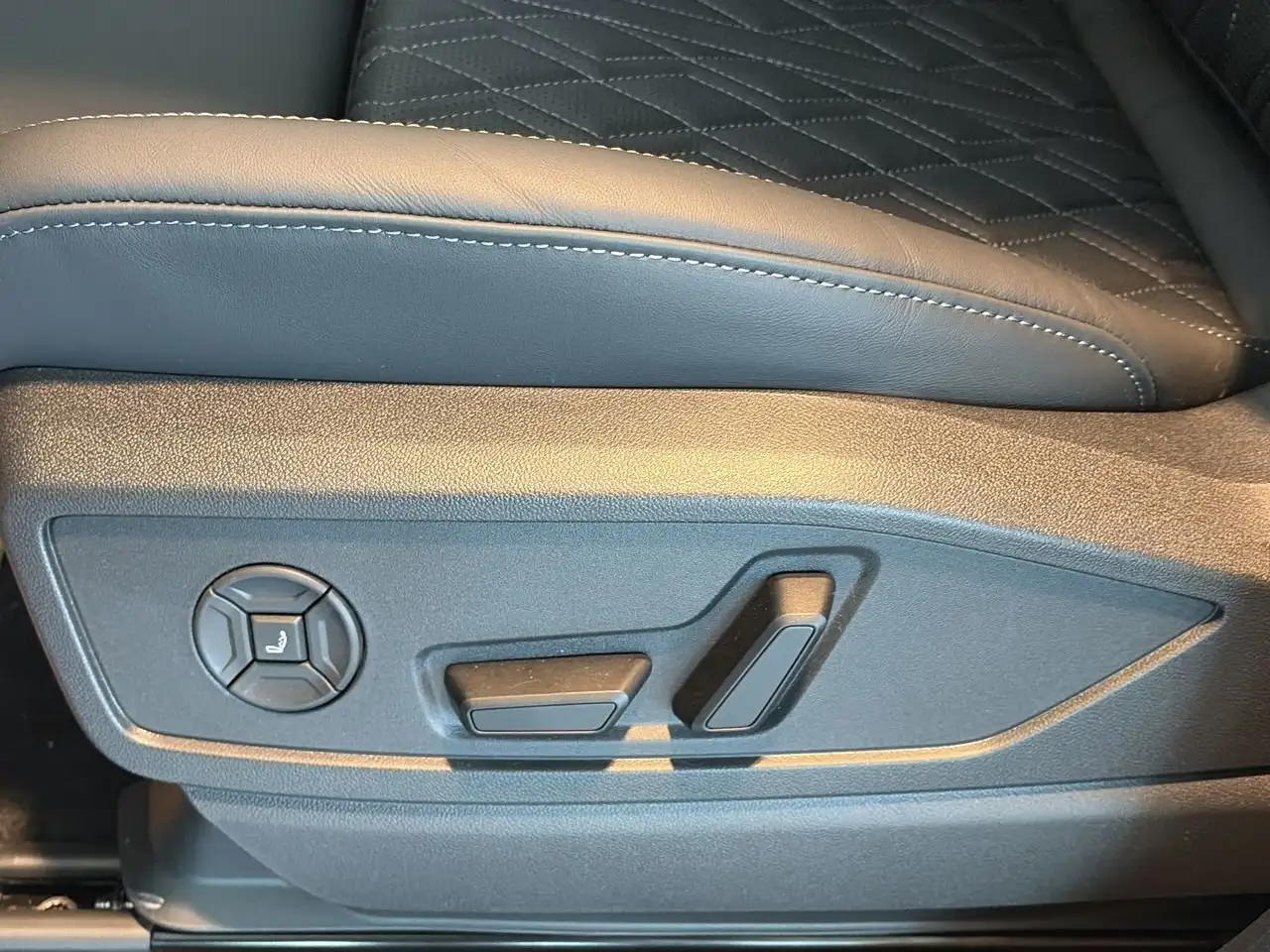 Audi SQ5 снимка Audi SQ5