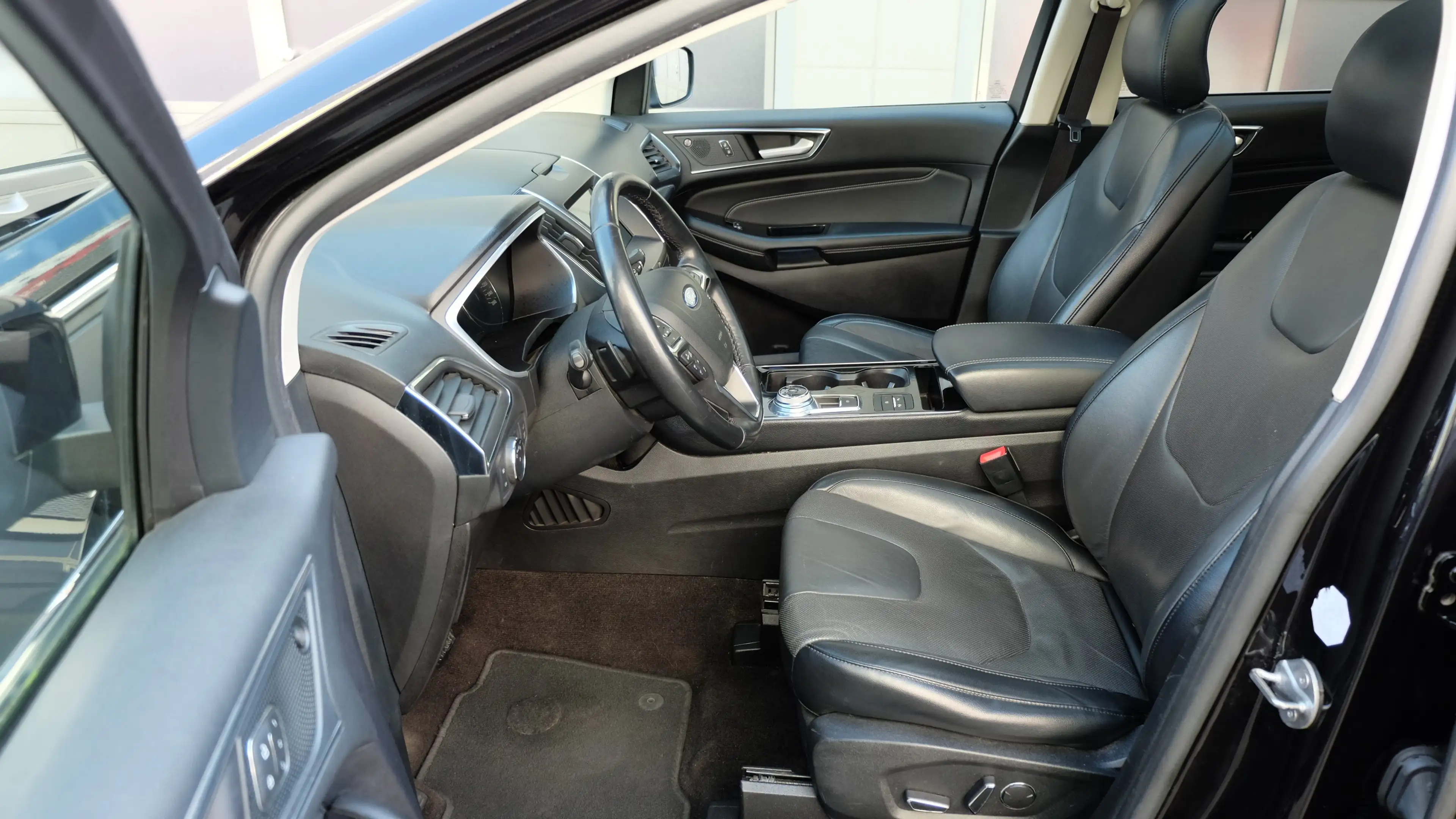 Ford Edge Titanium 4x4 in sehr gepflegtem Zustand !!!!!! — photo 10