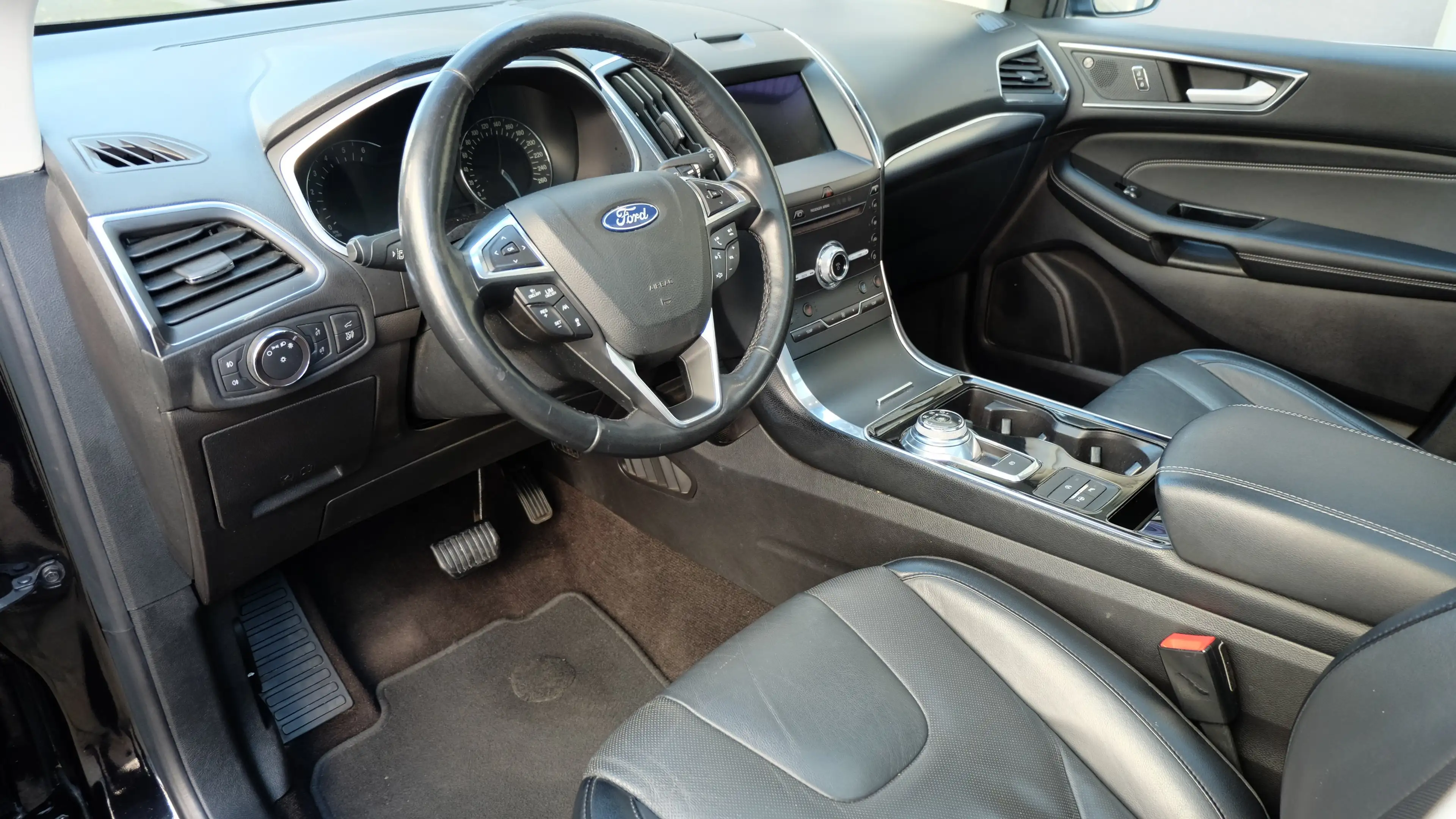 Ford Edge Titanium 4x4 in sehr gepflegtem Zustand !!!!!! — photo 11