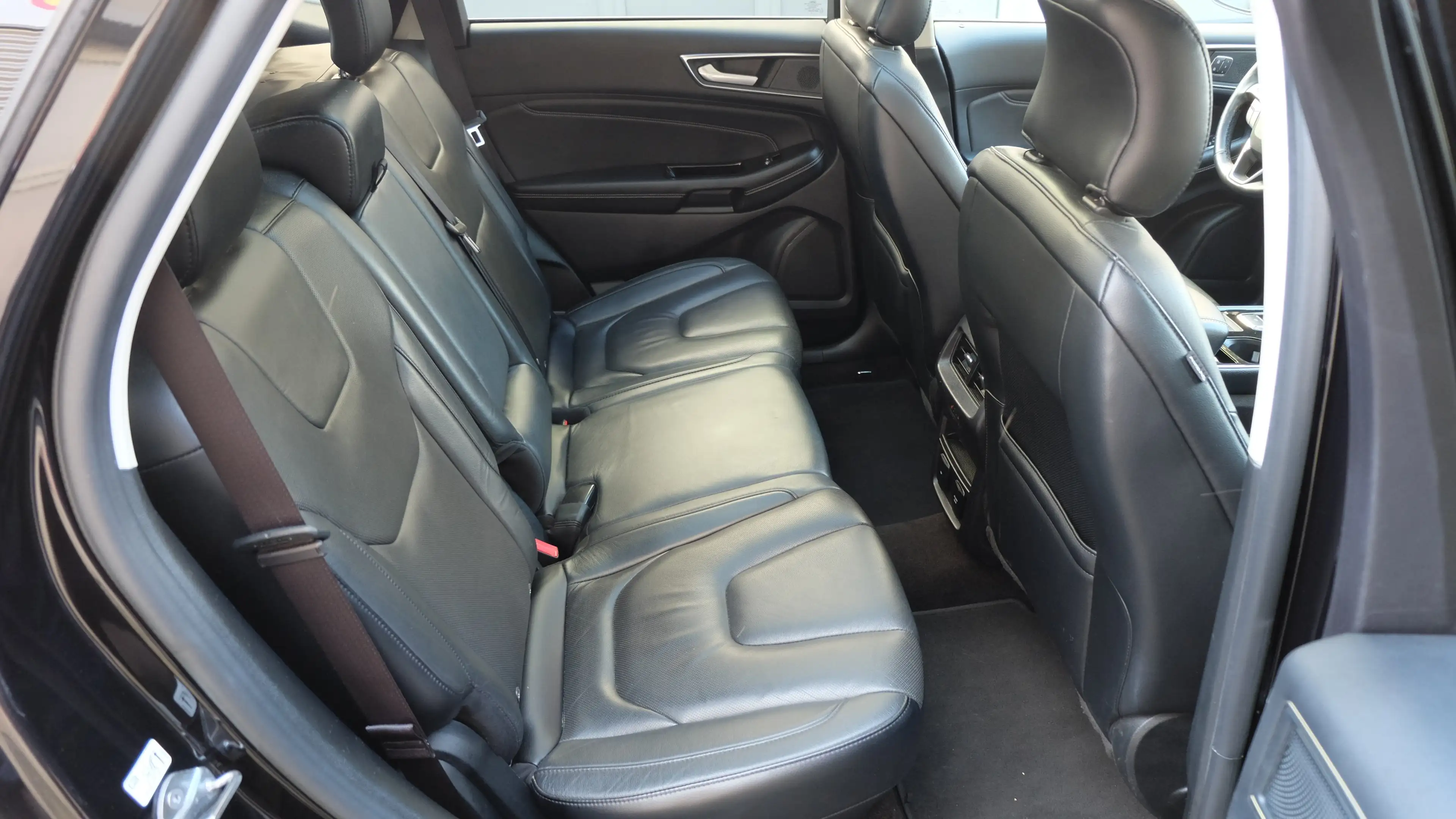 Ford Edge Titanium 4x4 in sehr gepflegtem Zustand !!!!!! — photo 14