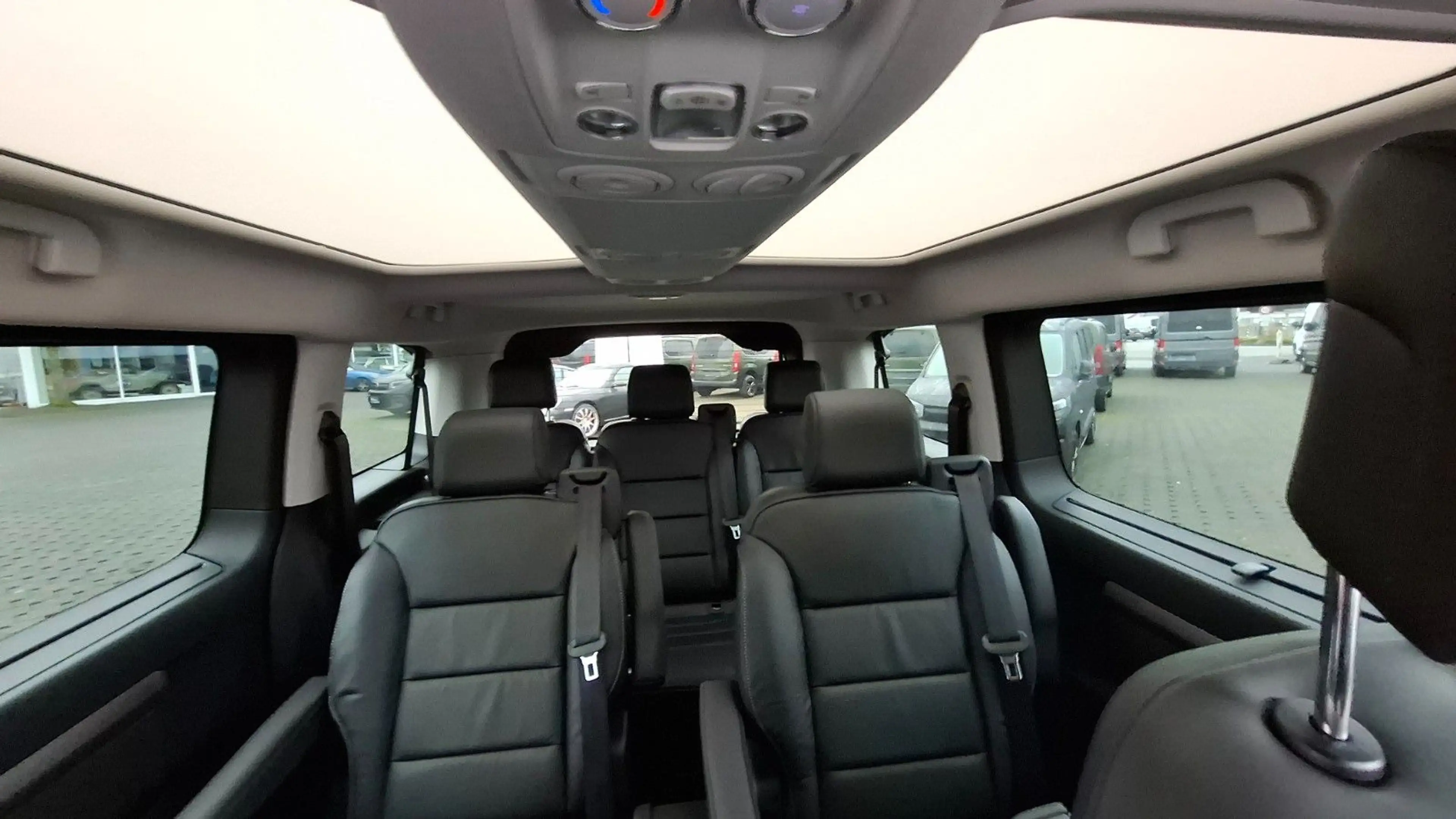 Peugeot Traveller Allure L2 LEDER AHK NAVI STHZ.SOFORT! — photo 15