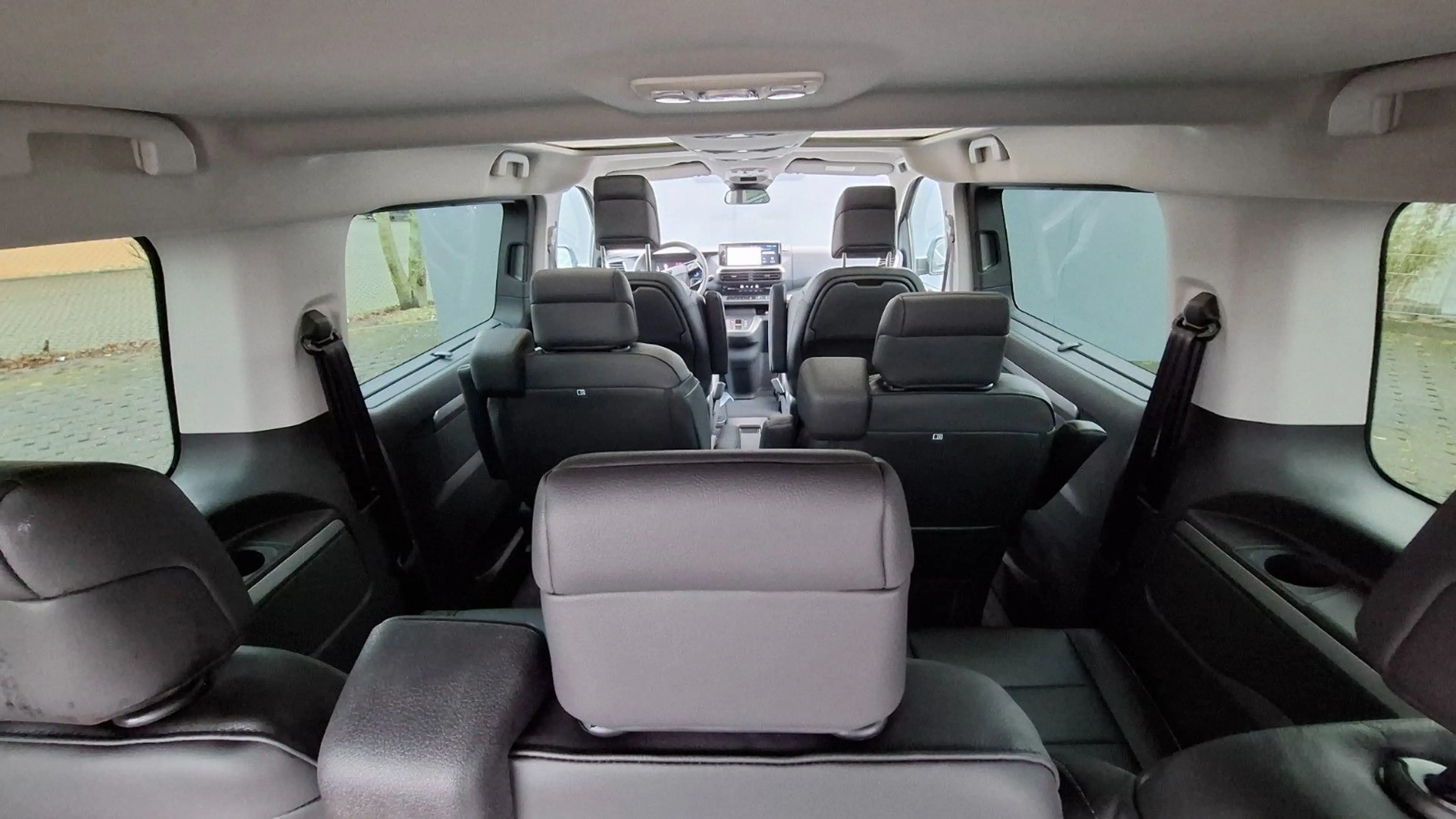 Peugeot Traveller Allure L2 LEDER AHK NAVI STHZ.SOFORT! — photo 13
