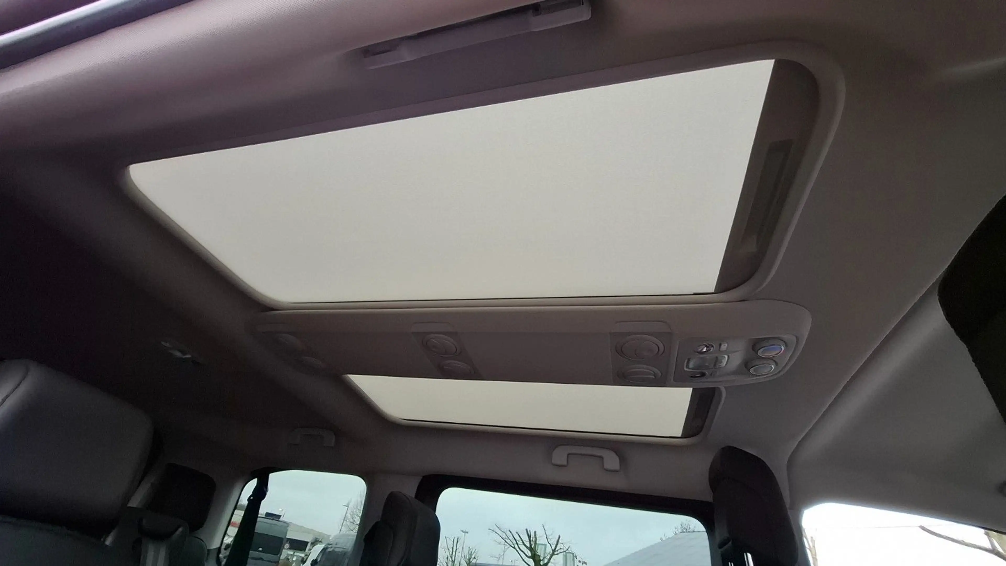 Peugeot Traveller Allure L2 LEDER AHK NAVI STHZ.SOFORT! — photo 14
