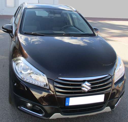 Imagine Suzuki SX4 S-Cross SX4 S-Cross 1.6 VVT CVT 4x4 limited 4WD Autom. AHK