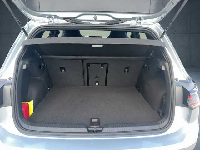 Volkswagen Golf view 14