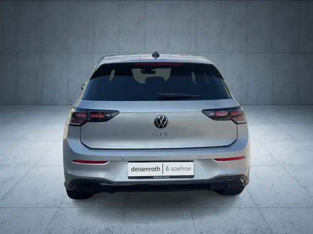 Volkswagen Golf view 5