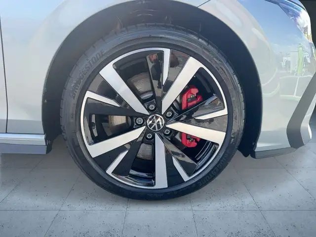 Volkswagen Golf view 8