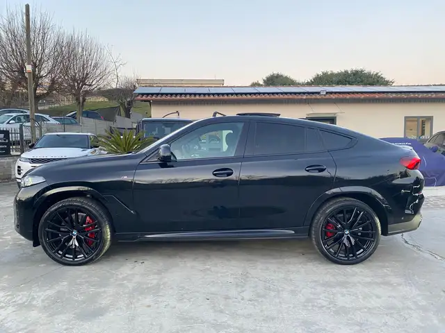 BMW X6 view 10