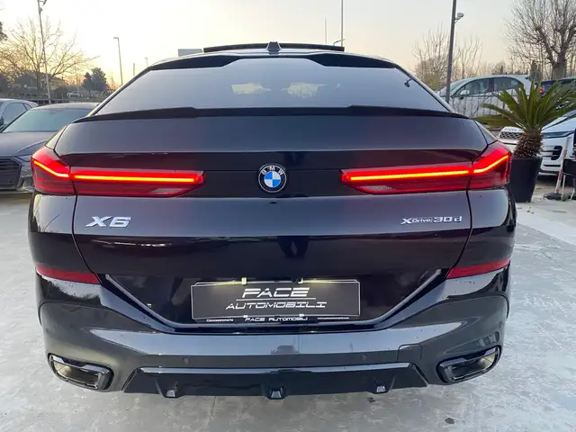 BMW X6 view 14