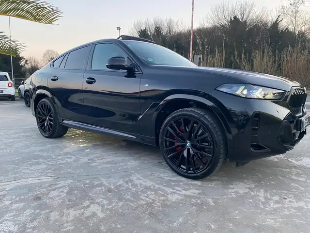 BMW X6 view 5