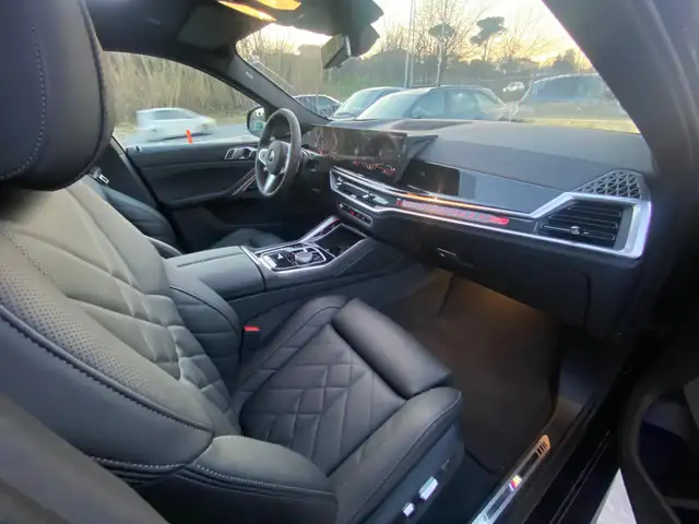BMW X6 view 8