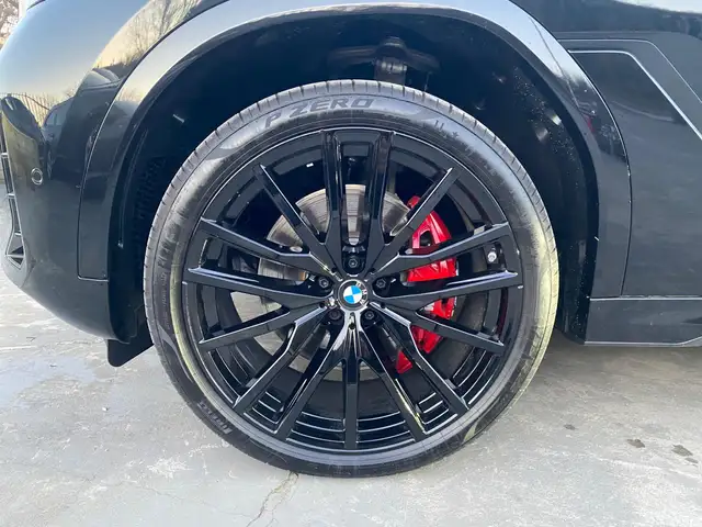 BMW X6 view 4