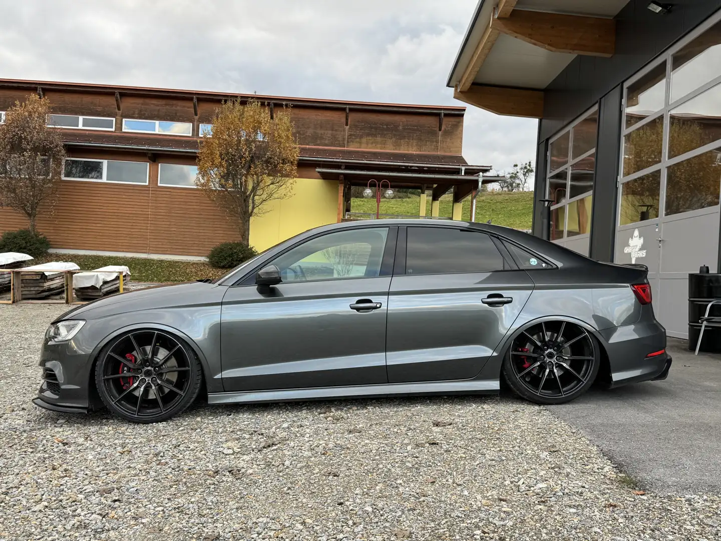 Audi S3 SB 2,0 TFSI quattro S-tronic APR Stage2, Airlift Grau - 2
