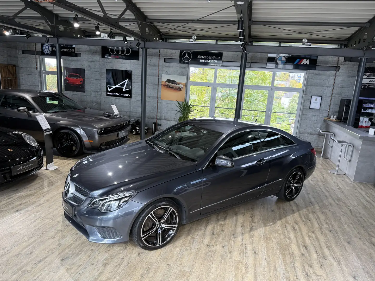 Mercedes-Benz E 400 Coupé Autom.*LED*KAMERA*NAVI*HARMAN KARDON Grau - 2