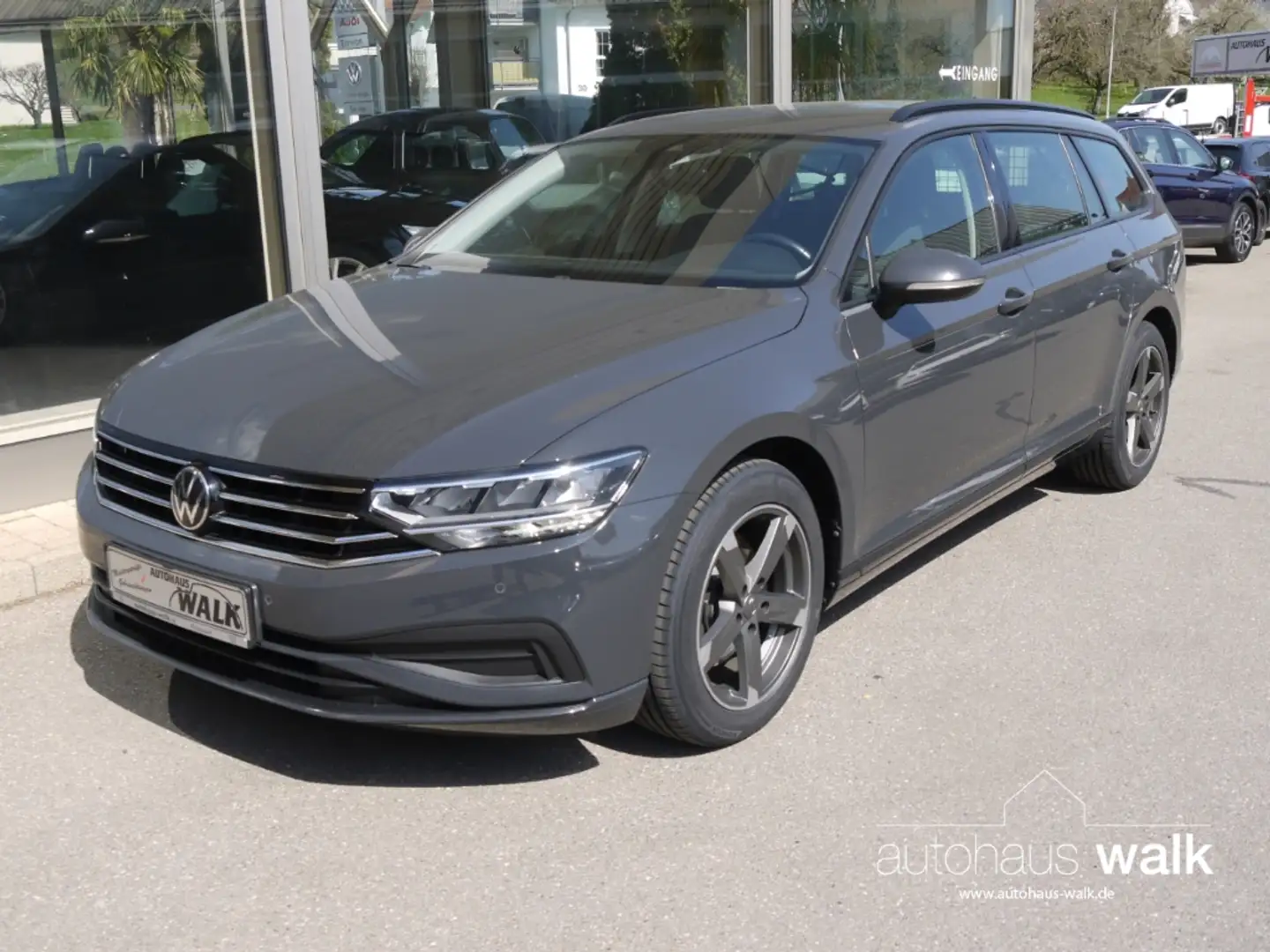 Volkswagen Passat Variant 2.0 TDI DSG NAVI DAB ACC RFK Grijs - 2