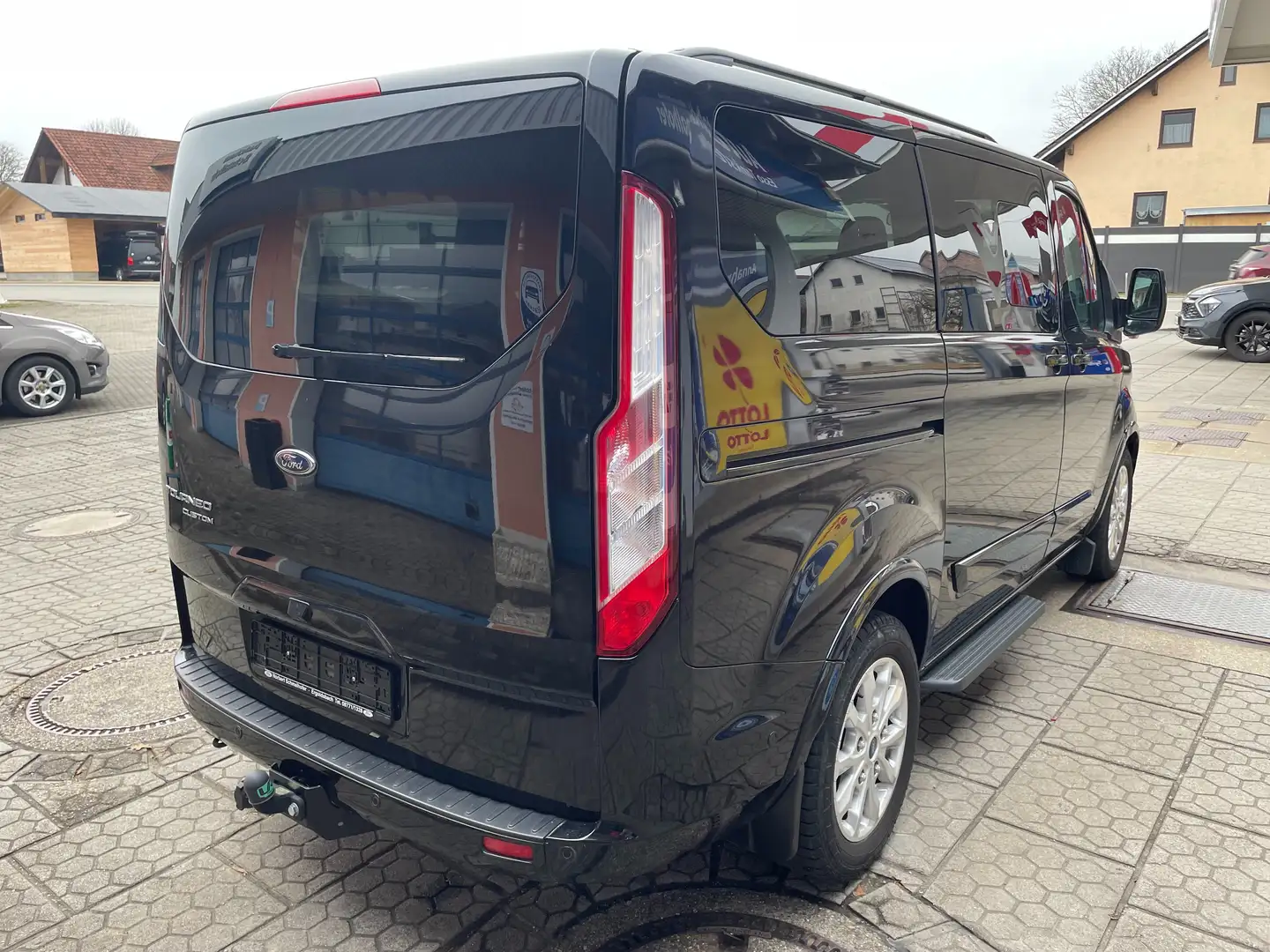 Ford Tourneo Custom 320 L1 Tourneo Titanium Schwarz - 2