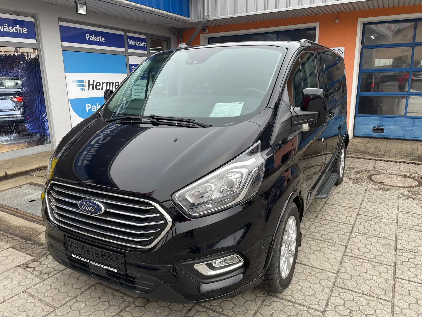 Ford Tourneo Custom 320 L1 Tourneo Titanium Schwarz - 1