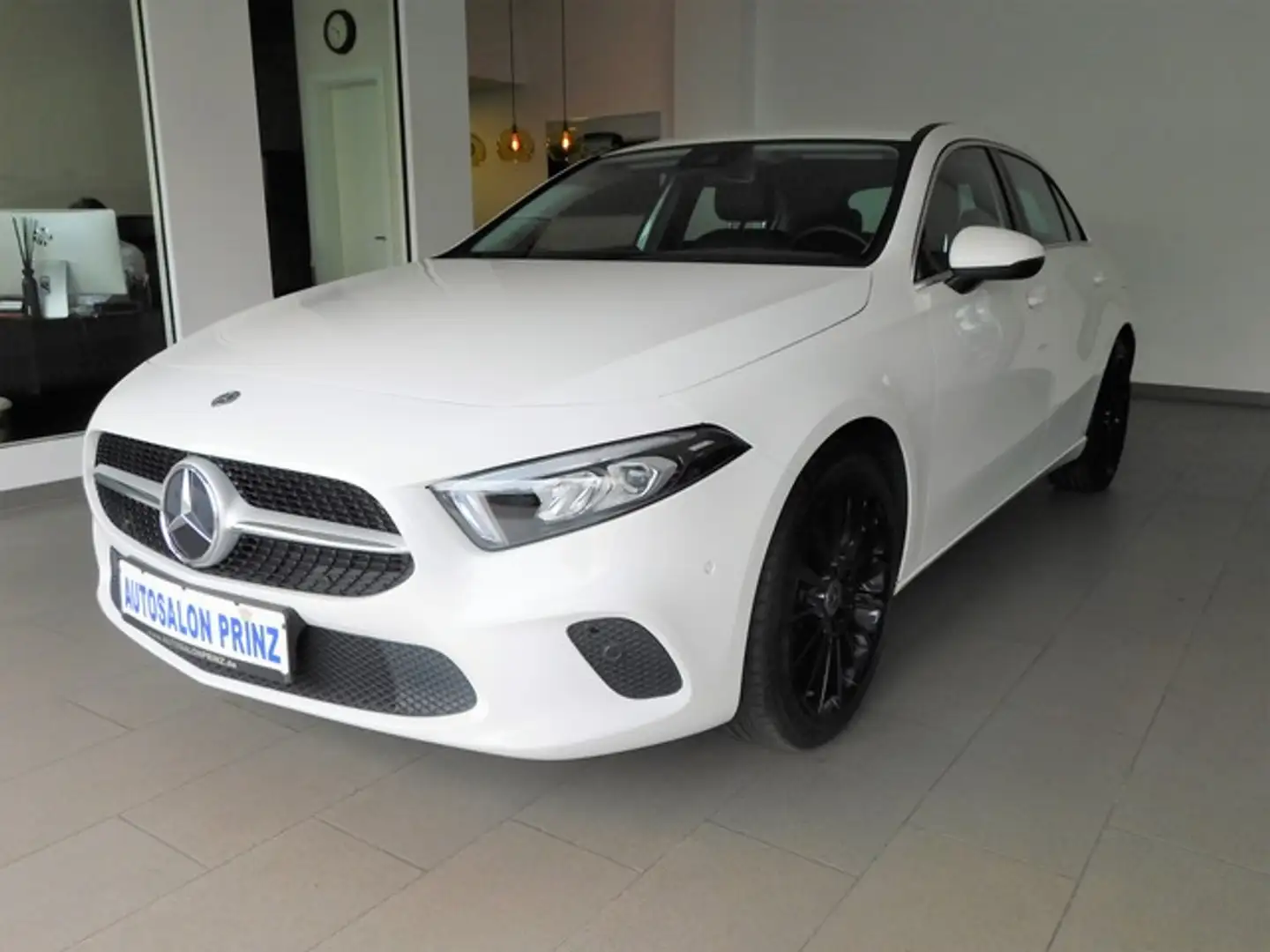 Mercedes-Benz A 250 AUTOM KLIMA NAVI T.LED Parkassist LM Blanc - 1