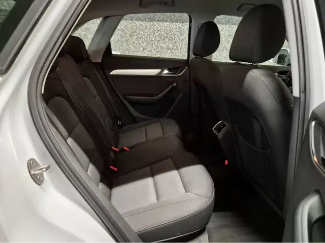 Audi Q3 view 5