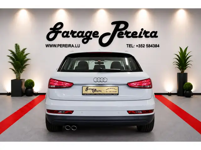 Audi Q3 view 3