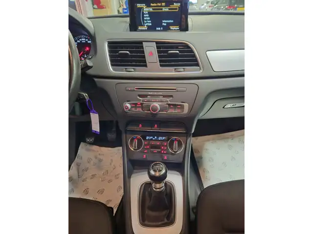 Audi Q3 view 9