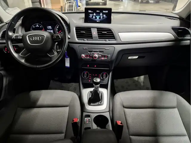 Audi Q3 view 7