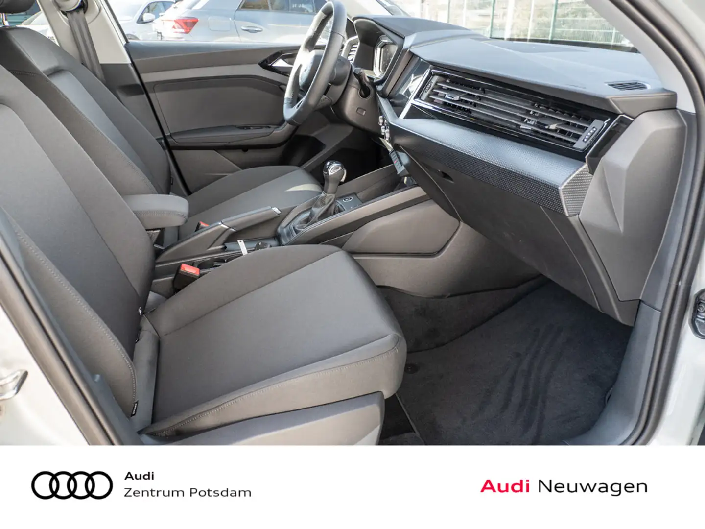 Audi A1 Sportback advanced 25 TFSI SHZ KAMERA LED Zilver - 2