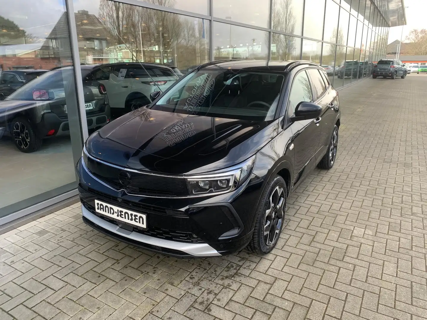 Opel Grandland Ultimate 130 PT EAT ACC IntelliLux Totw Fekete - 2