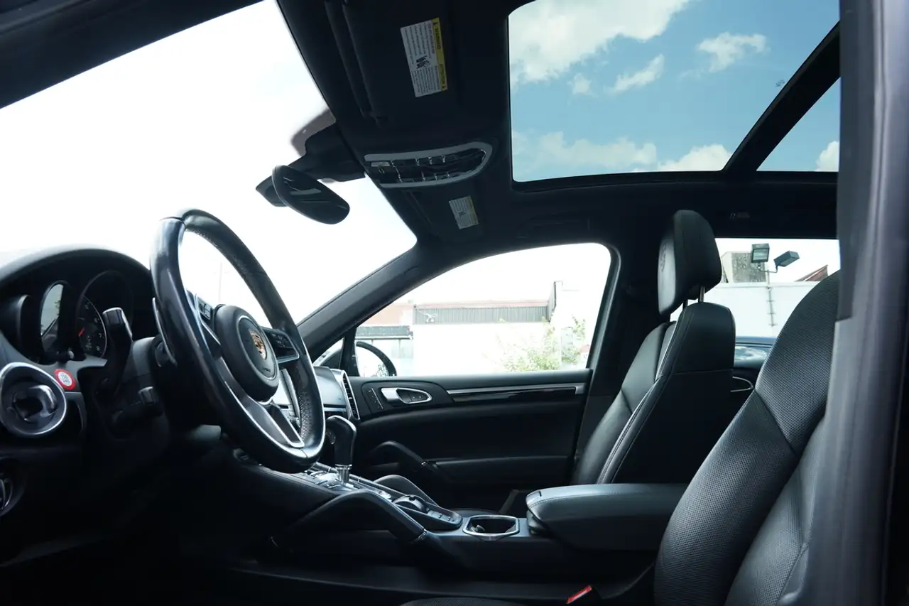 Porsche Cayenne снимка Porsche Cayenne