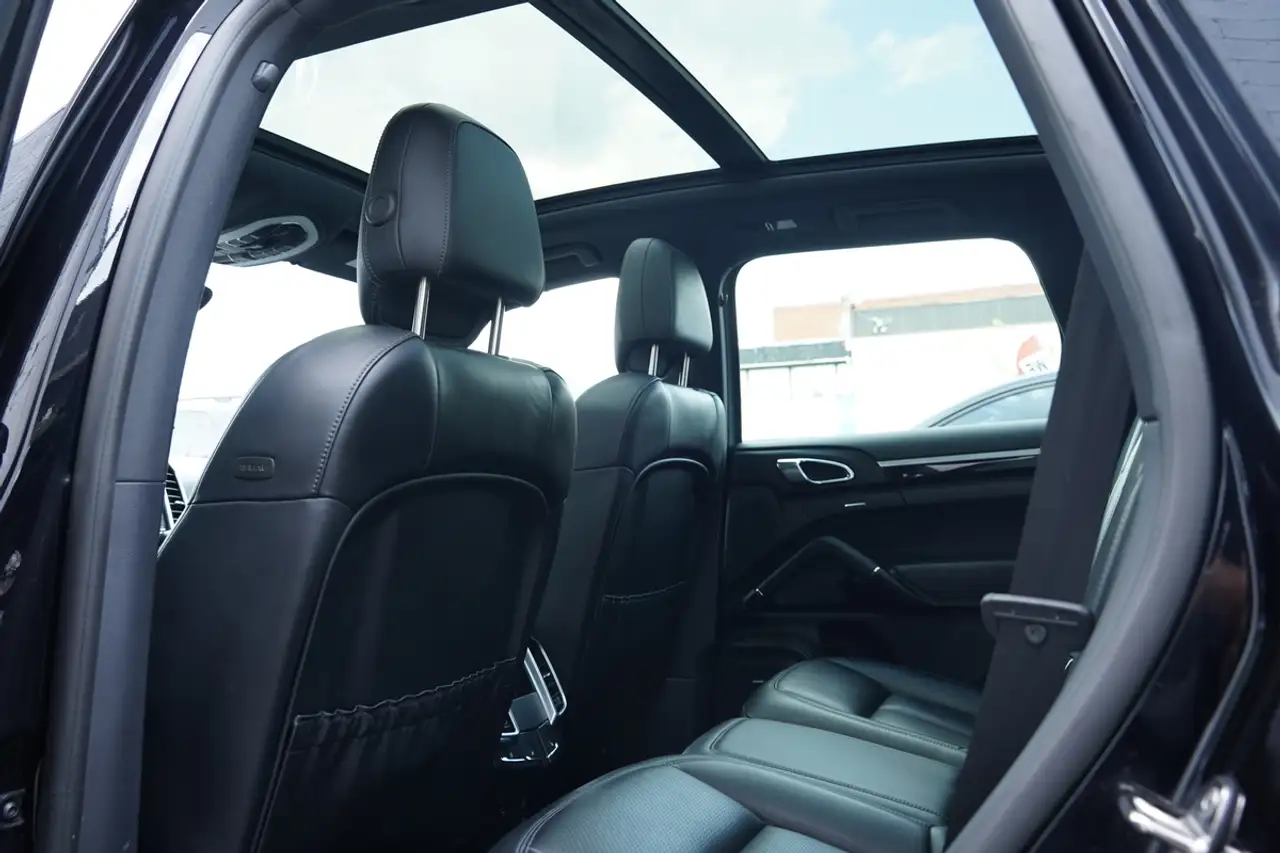 Porsche Cayenne снимка Porsche Cayenne