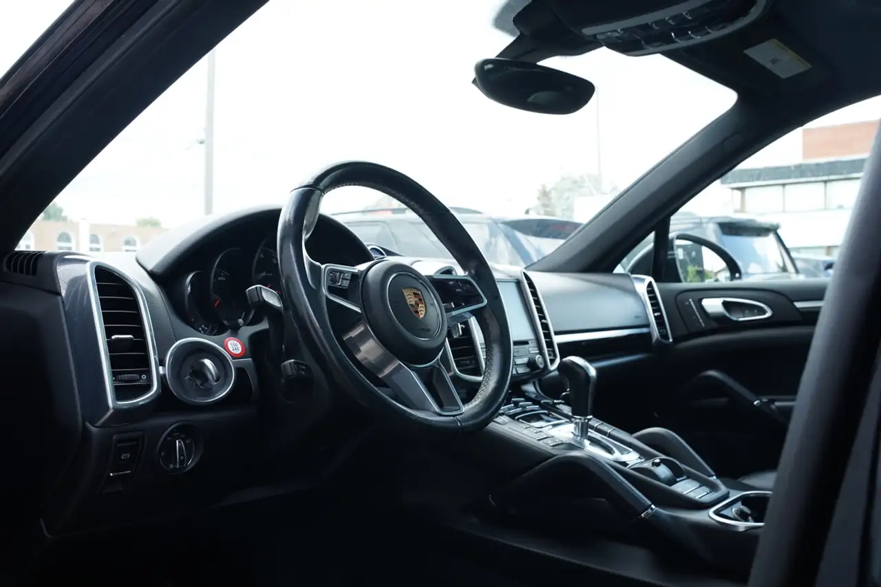 Porsche Cayenne снимка Porsche Cayenne