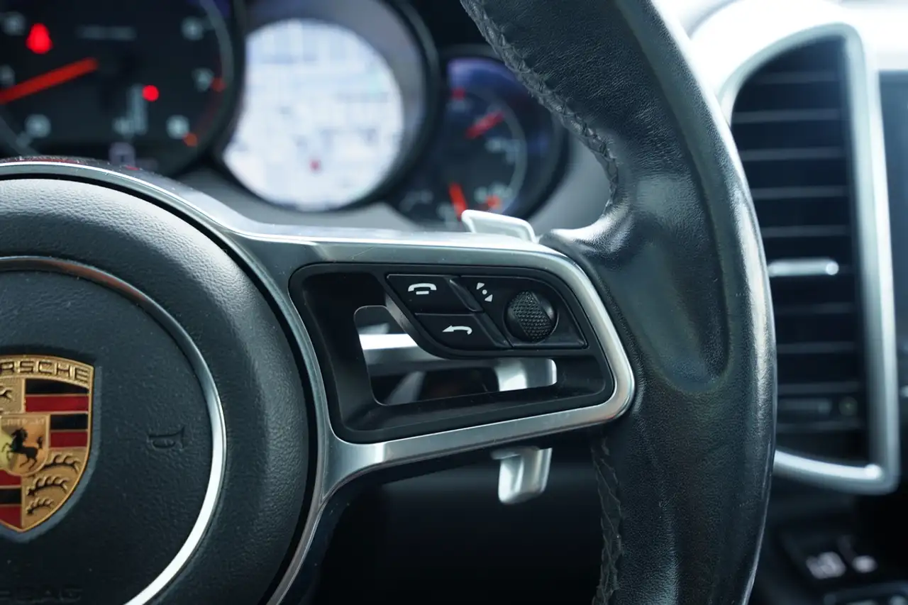 Porsche Cayenne снимка Porsche Cayenne