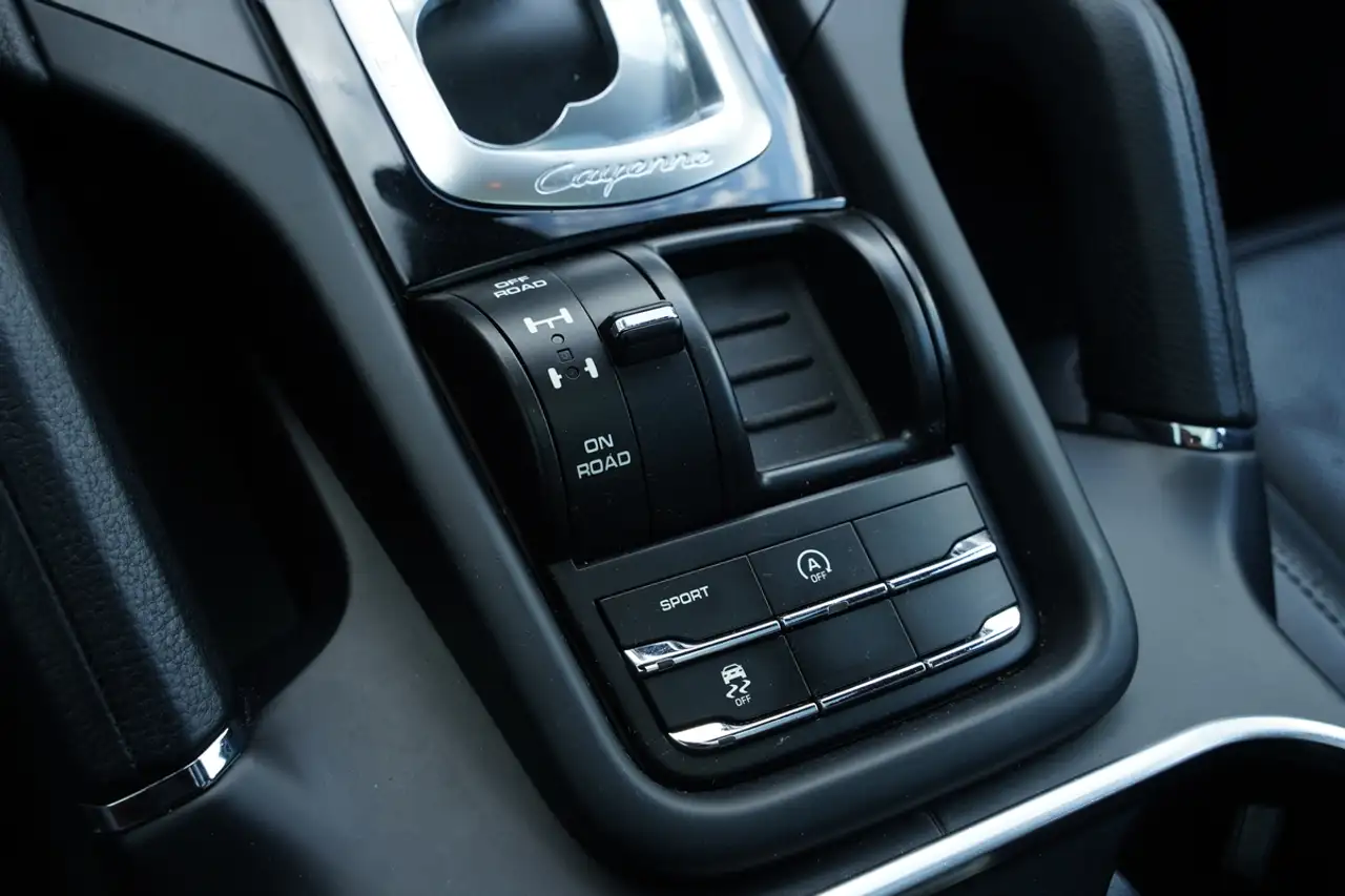 Porsche Cayenne снимка Porsche Cayenne